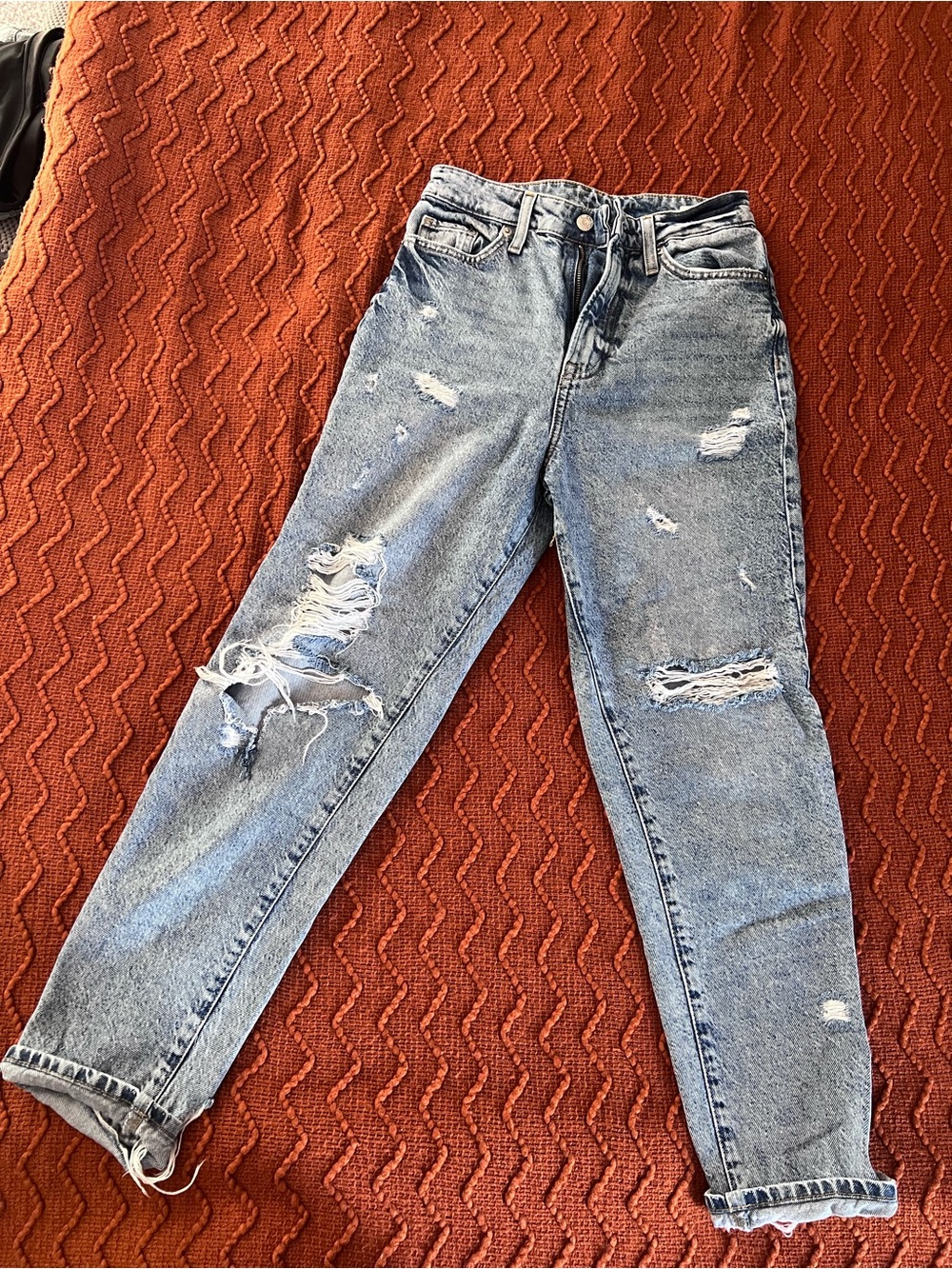 Ripped Boyfriend Jeans in Light Blue Wash